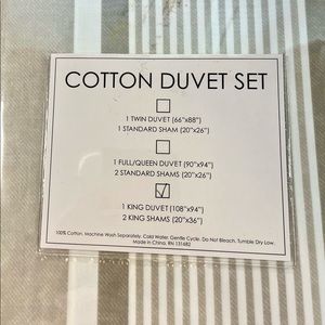 - DUVET & 2 SHAMS KING SIZE